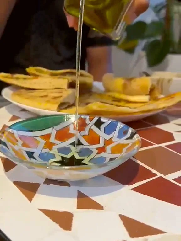 Msemen et huile d'olive du Maroc